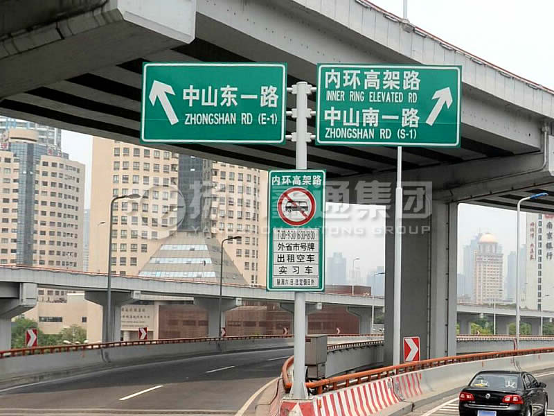 BZG-013，交通標(biāo)志桿，T型三懸臂交通標(biāo)志桿